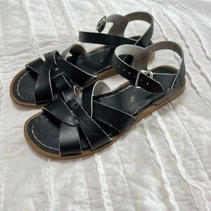 Women’s Size 8 Saltwater Sandals